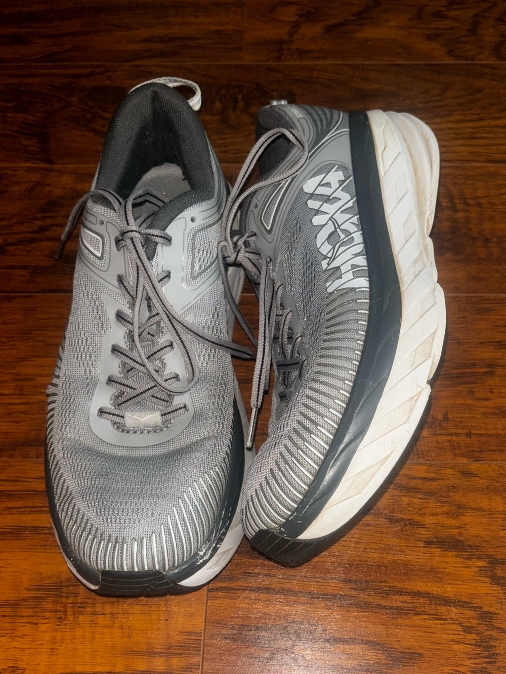 HOKA Bondi 7 Athletic Running Shoes Wild Dove Gray Men’s Size 10 Sneakers